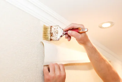 Pose de papier peint à Lanfains — revêtements muraux et toiles de verre